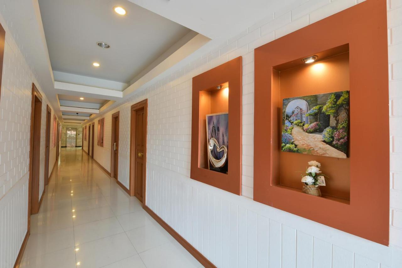 Oyo 109 Ozone Prime Pattaya Hotel Exterior foto