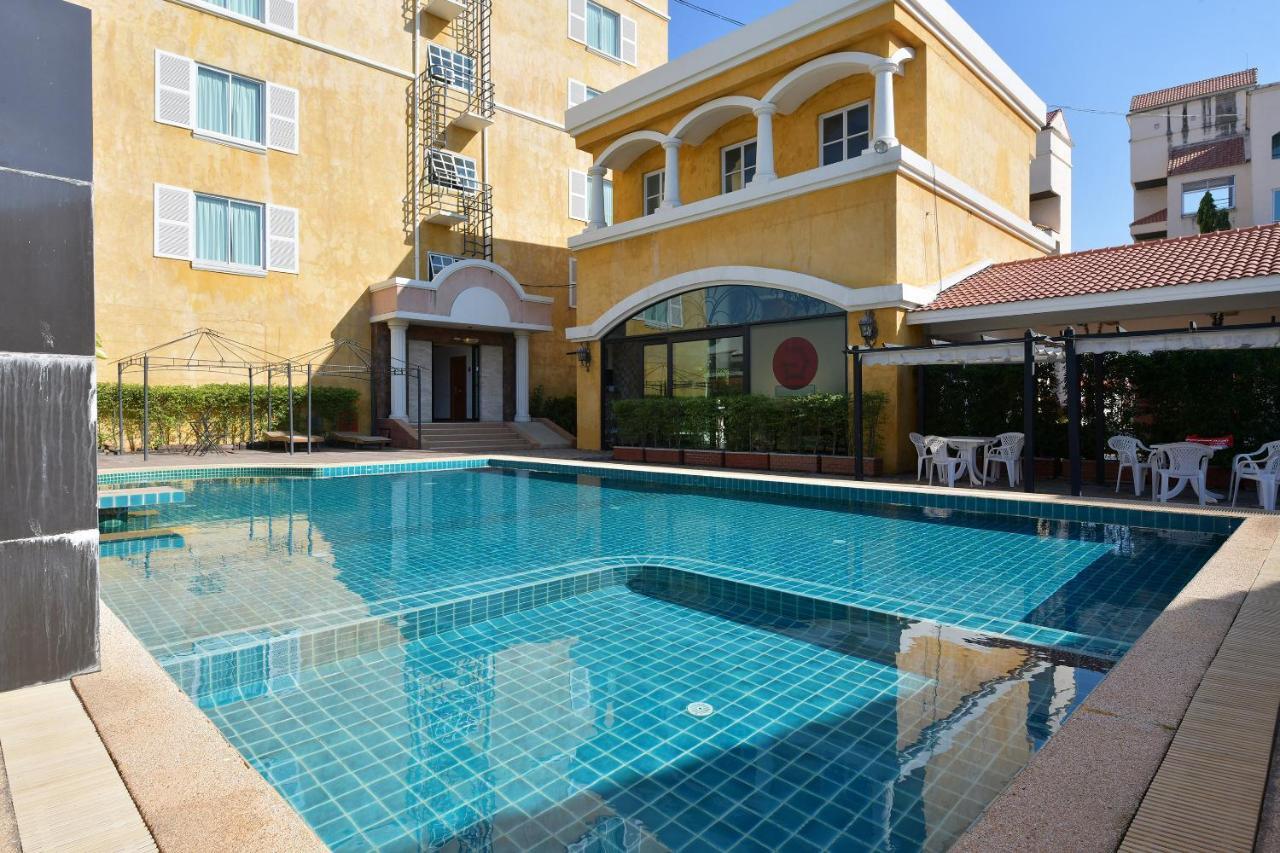 Oyo 109 Ozone Prime Pattaya Hotel Exterior foto